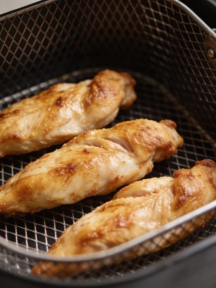Aiguillettes de poulet dorees dans un airfryer