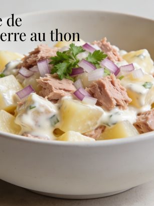 Bol de salade de pommes de terre au thon