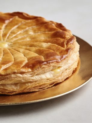 Galette des rois sans gluten sur plaque doree