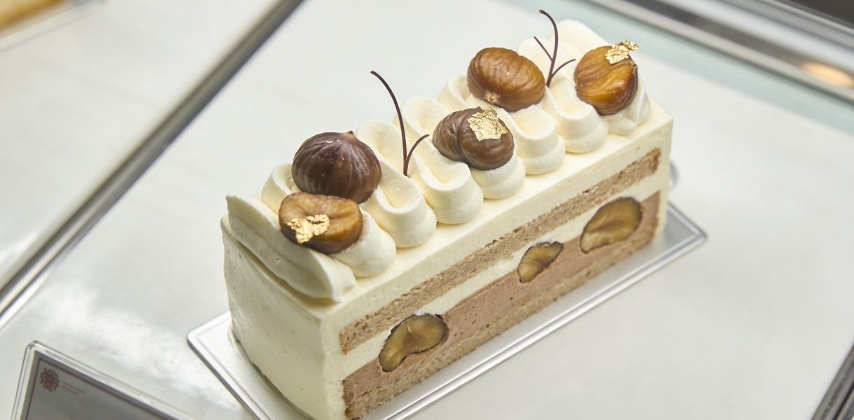Patisserie vue du dessus gateau creme marron